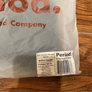 The sleeper period by the period company black extra large nwt